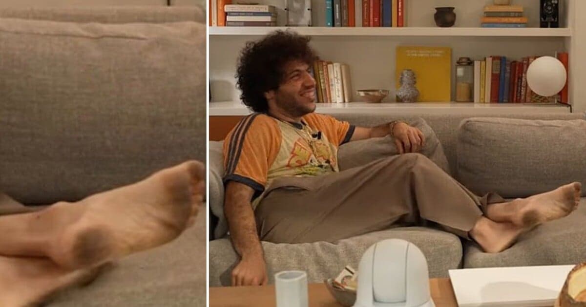 Benny Blanco šokuje fanúšikov: Špinavé nohy a kontroverzné zvuky v podcaste