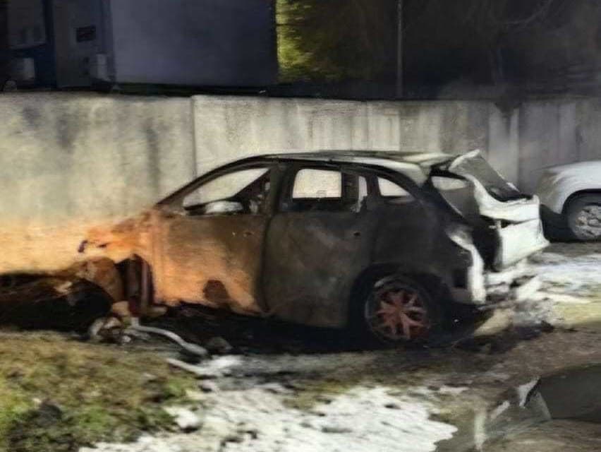 V Bratislave zhoreli dve autá, škoda presahuje 50-tisíc eur