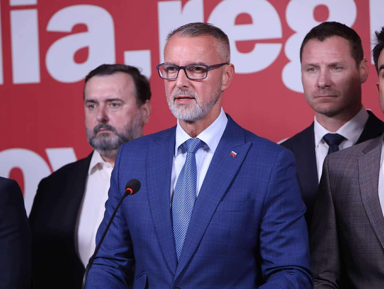 Hlas-SD sa pripravuje na rokovanie o odvolaní ministrov a vlády