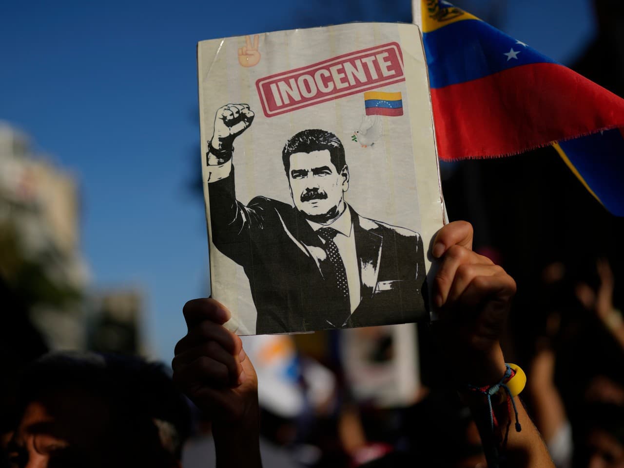 Tisíce Venezuelčanov žiadajú slobodu pre Madura po jeho únose