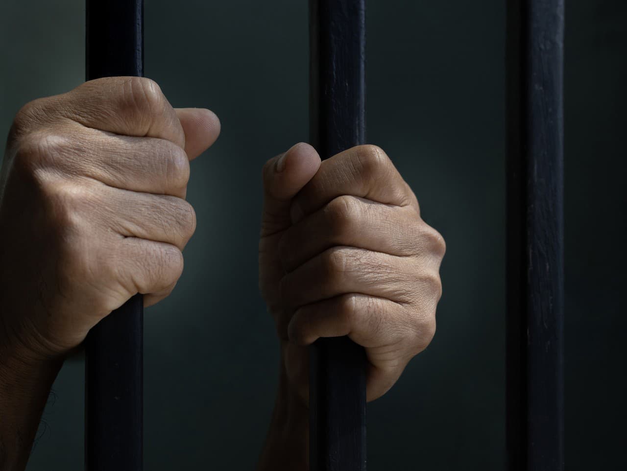 Muž v Piešťanoch napadol pracovníka SBS, už je vo väzbe