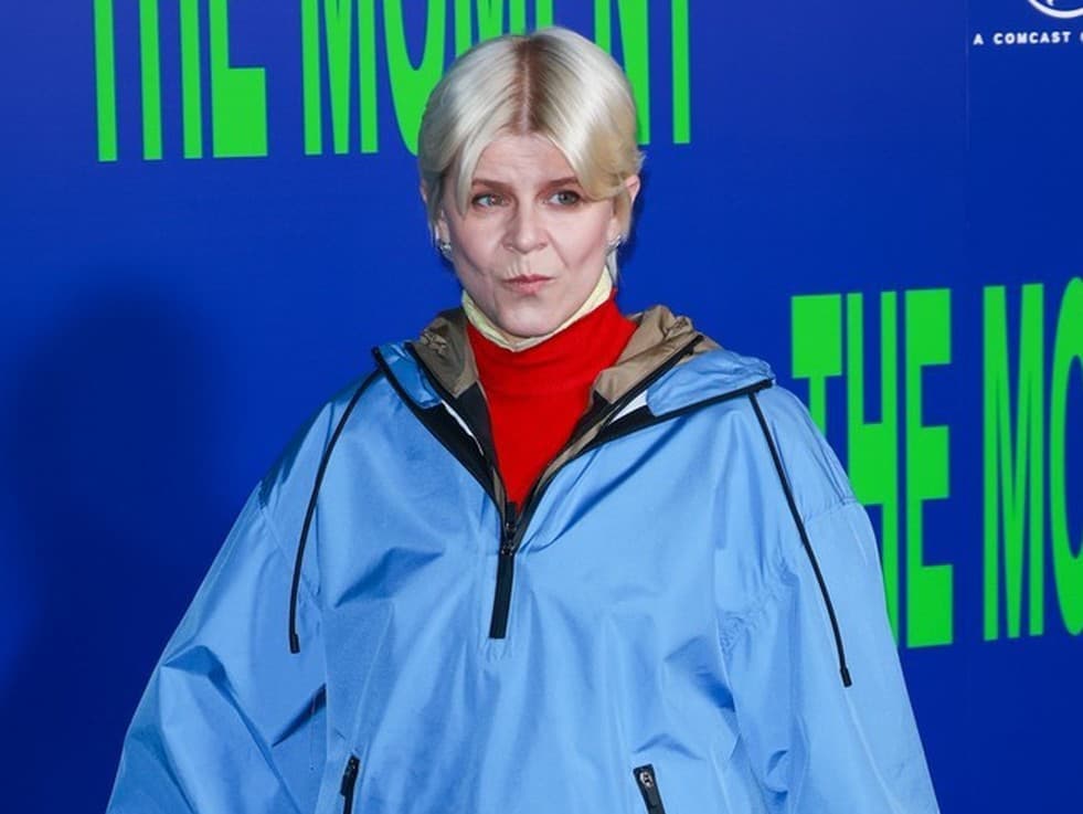 Robyn šokovala outfitom bez nohavíc na londýnskej premiére