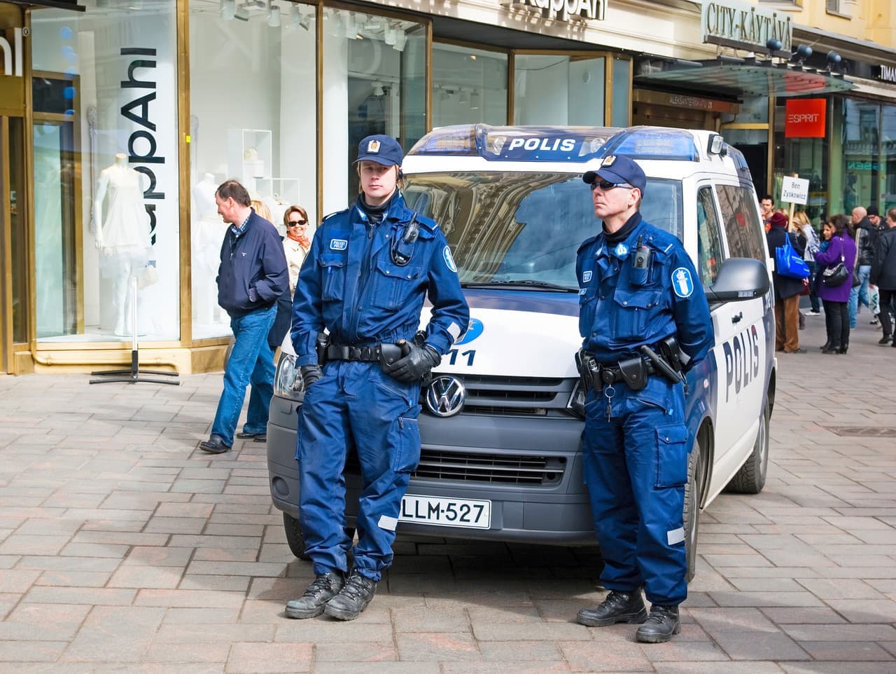Fínska polícia objavila 80-ročného muža žijúceho 20 rokov v pivnici