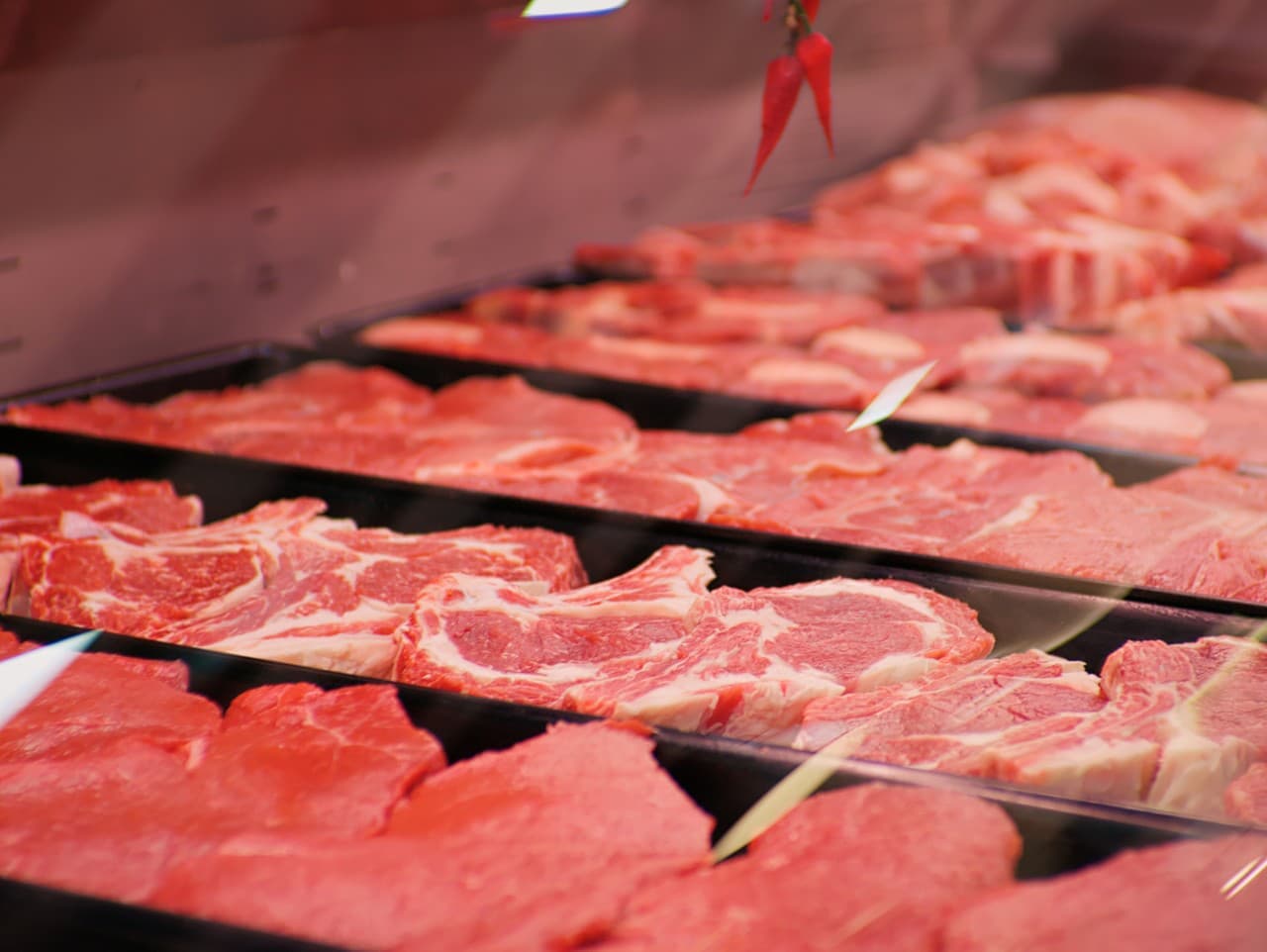 Na Slovensko sa dostalo mäso so zakázaným hormónom