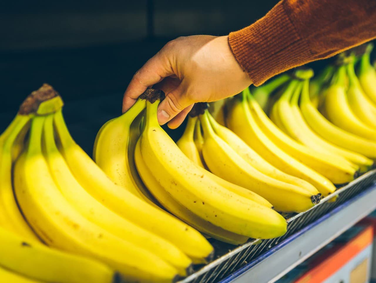 Ako rozpoznať chemicky ošetrované banány: Dôležité signály na šupke