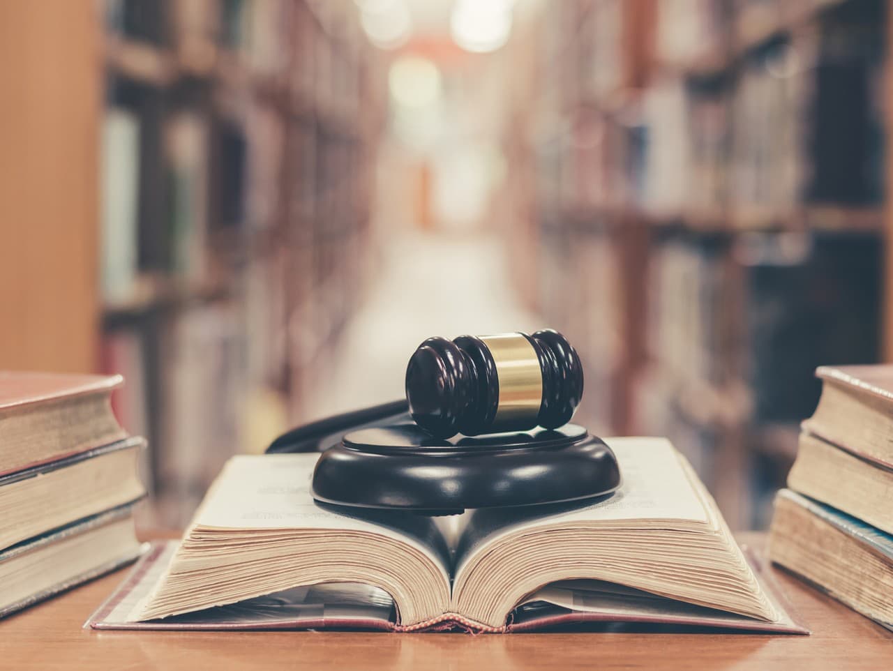 Gruzínec dostal doživotie za zapálenie svojej ženy v električke