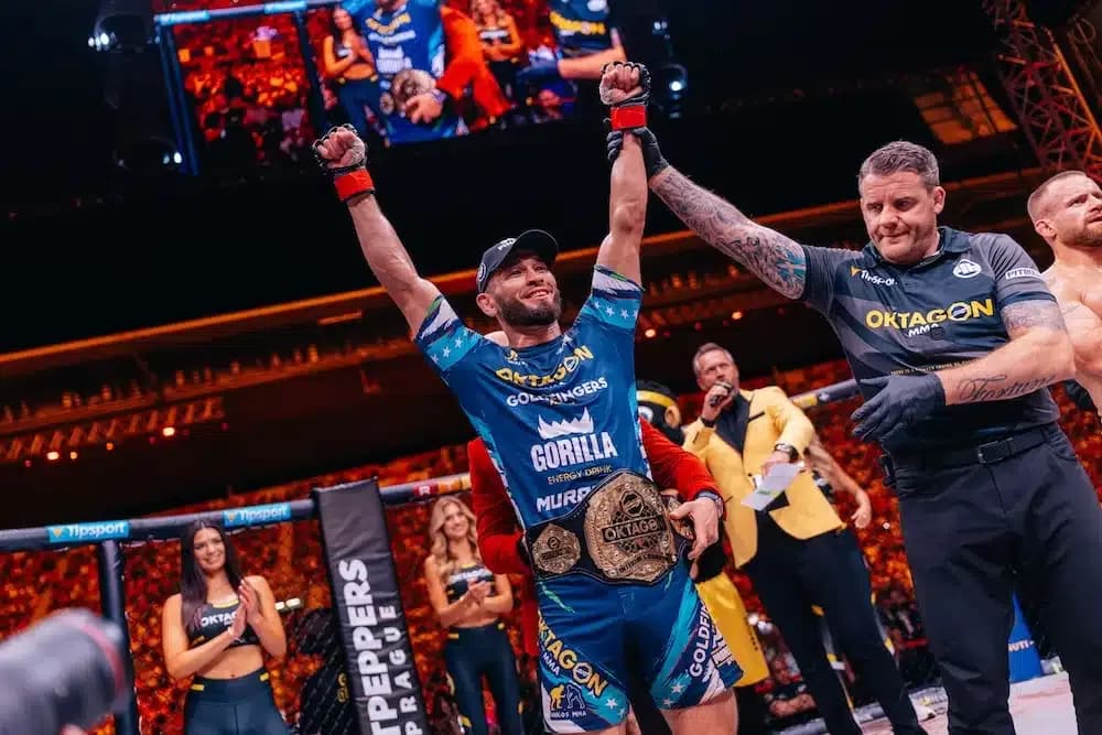 Machmud Muradov sa pochválil novým BMW, no zápasy sú v úzadí