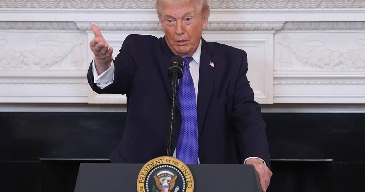 Donald Trump zavádza 10 % clo na dovoz do USA od 24. februára