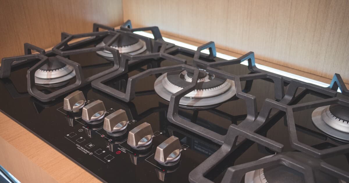 Ceny energií na burze klesli: Plyn zlacnel o 3,4 %, elektrina o 1,4 %