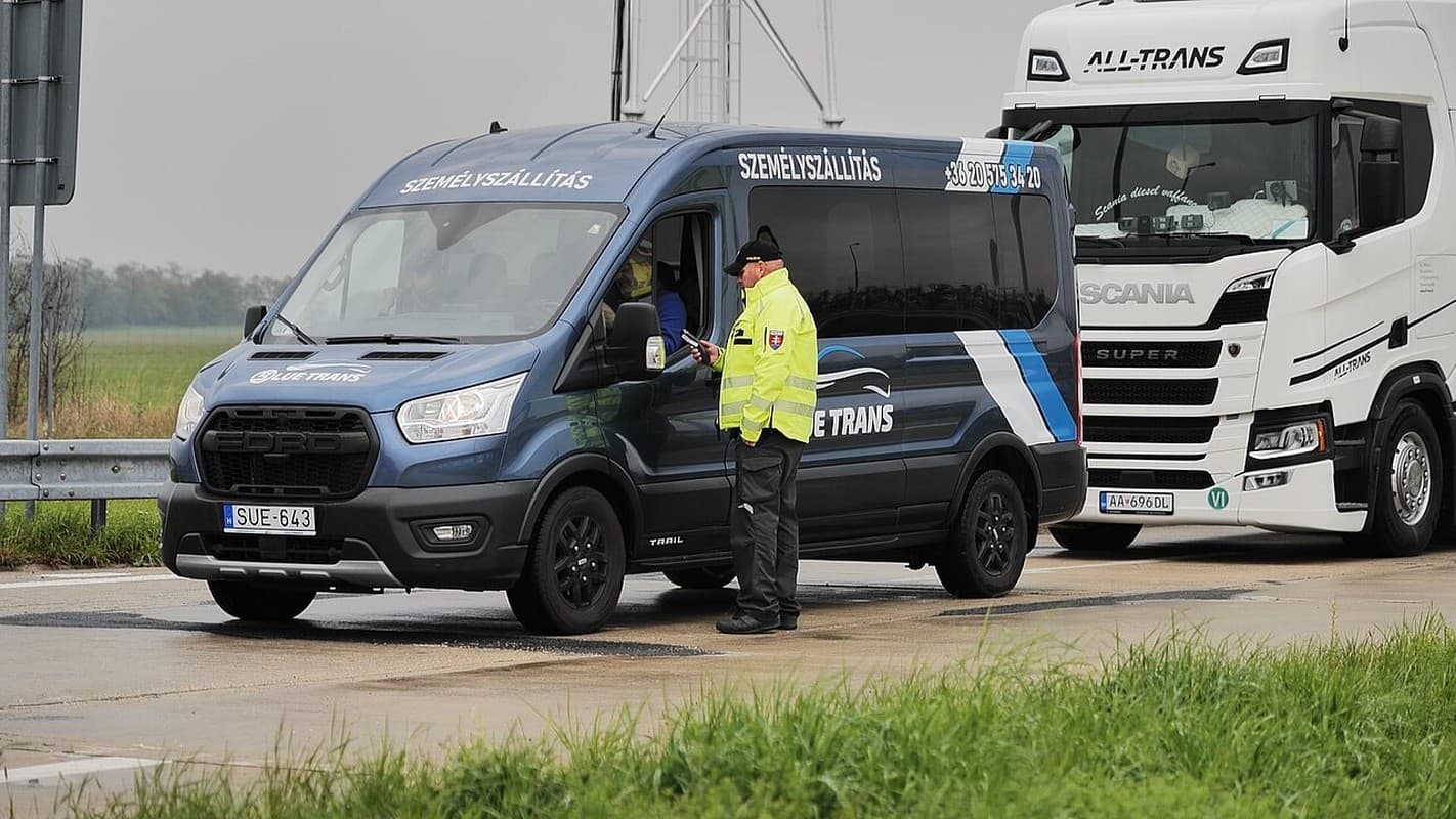 Vodiči dodávok musia do júna nainštalovať digitálne tachografy