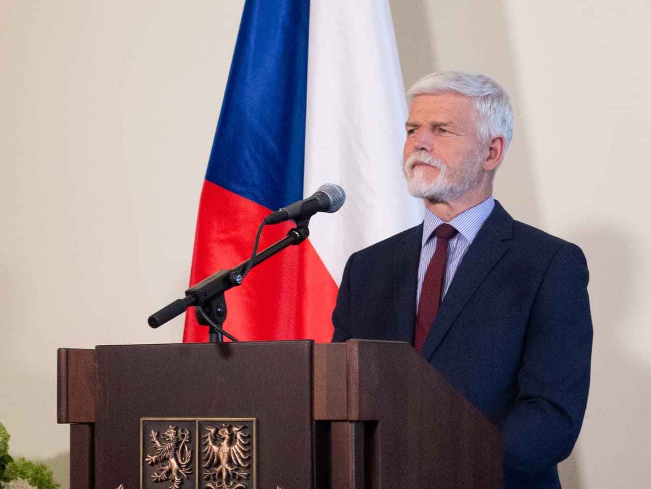 Petr Pavel prijal demisiu Fialovej vlády, hľadá sa nový kabinet