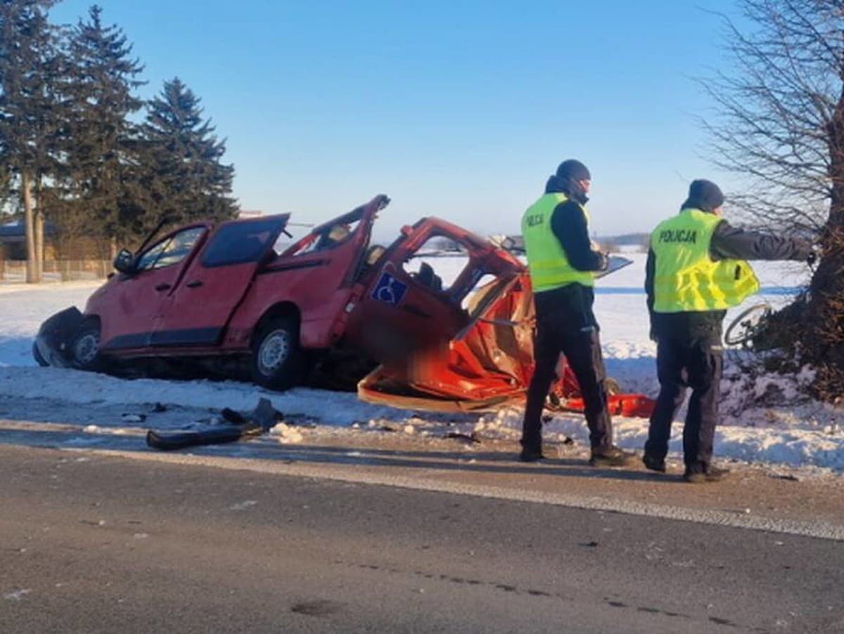 Tragédia na ceste: Traja pacienti zomreli pri nehode minibusu