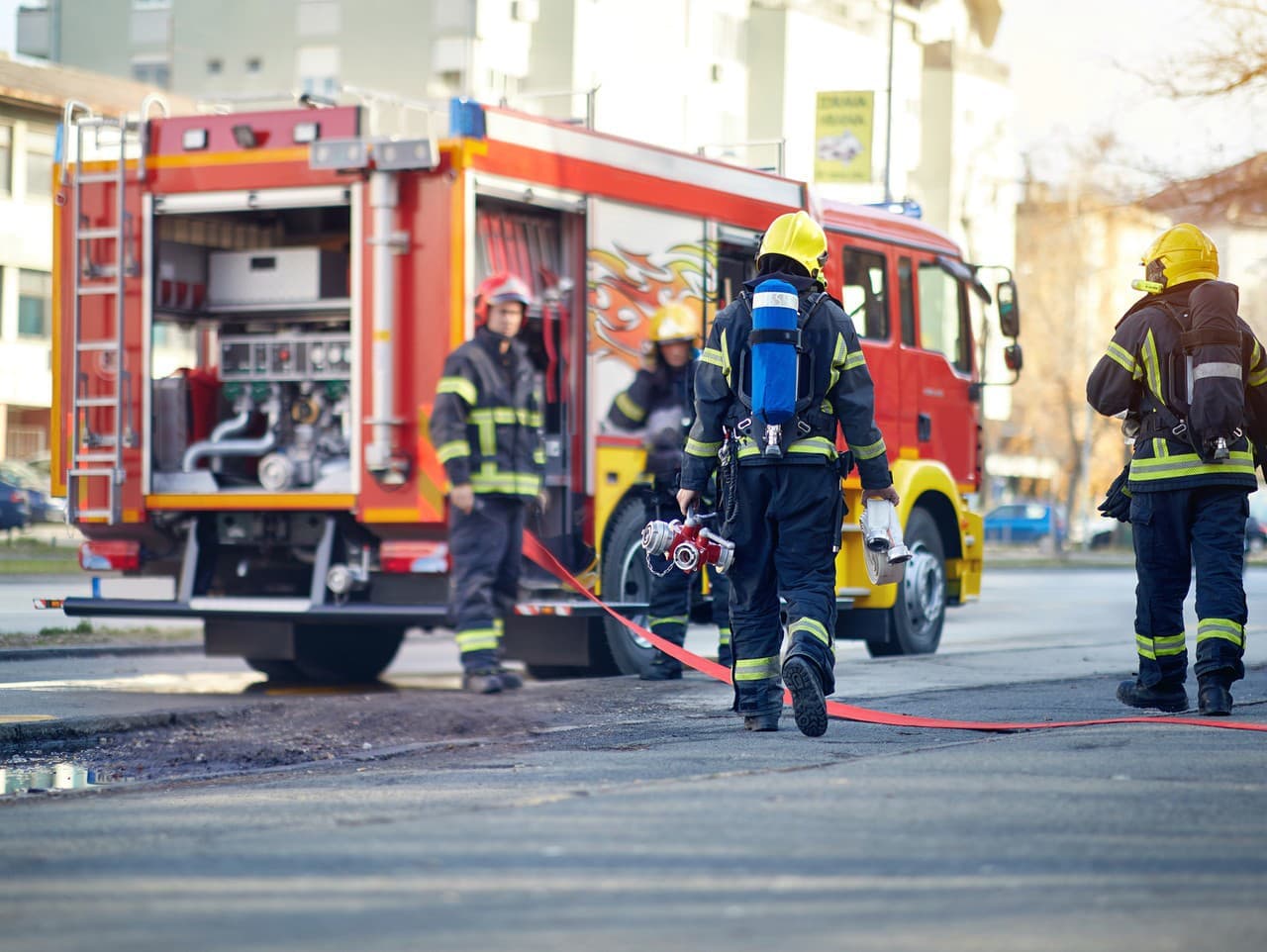 Počet požiarov v Trenčianskom kraji vzrástol, hasiči zasahovali pri 742 prípadoch