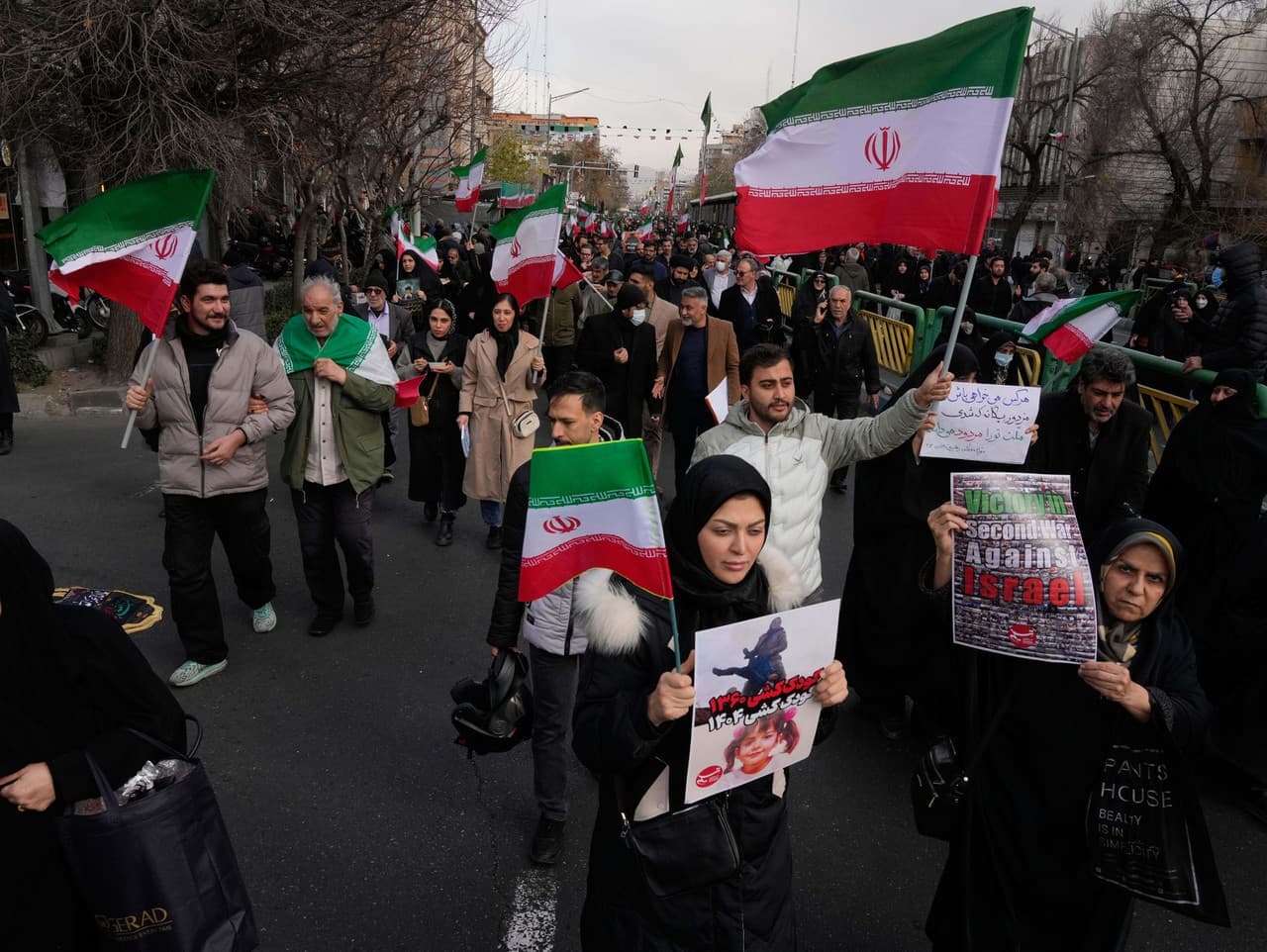 Irán priznáva tisíce obetí protestov: Bilancia sa dramaticky zvyšuje