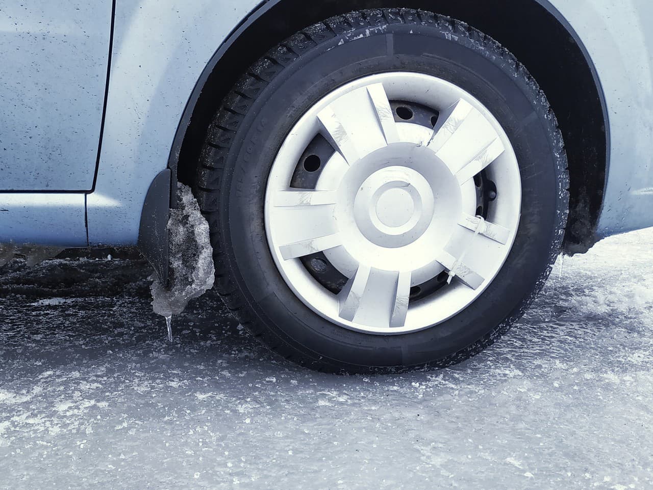 Varovanie pred poľadovicou na Liptove: Cesty sú nebezpečné