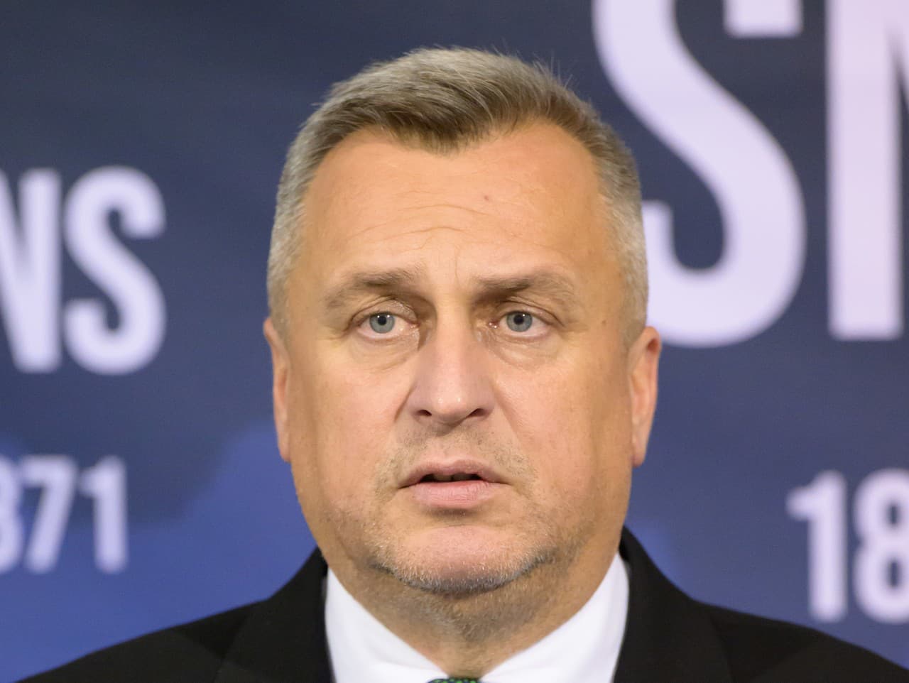 SNS plánuje zrušiť transakčnú daň a reformovať daňový systém