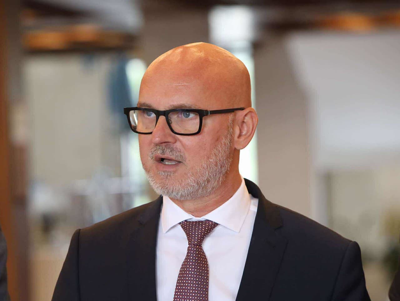 Politické trenice o Rade mieru a jadrovej energetike na STVR