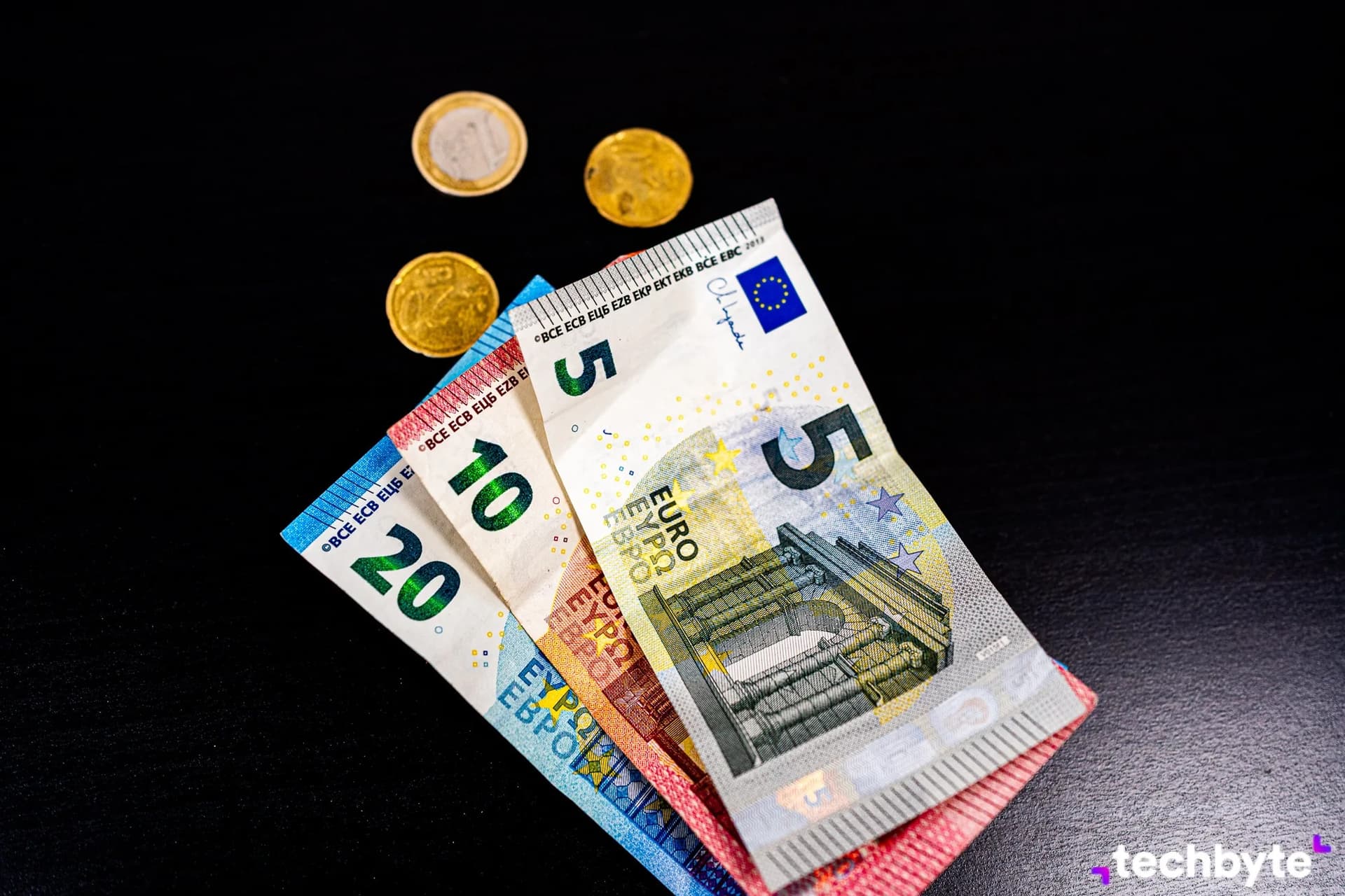 Koľko musí zarábať bežný Slovák na pohodlný život?