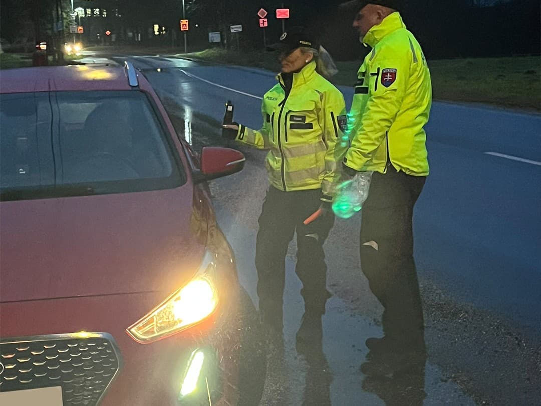 Dopravná nezodpovednosť: Muž nafúkal takmer 2,5 promile alkoholu