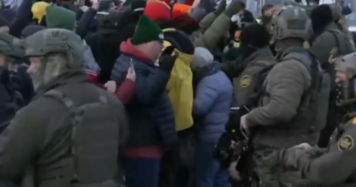 Protesty v Minneapolise: Demonštranti sa postavili proti ICE po smrteľnom útoku