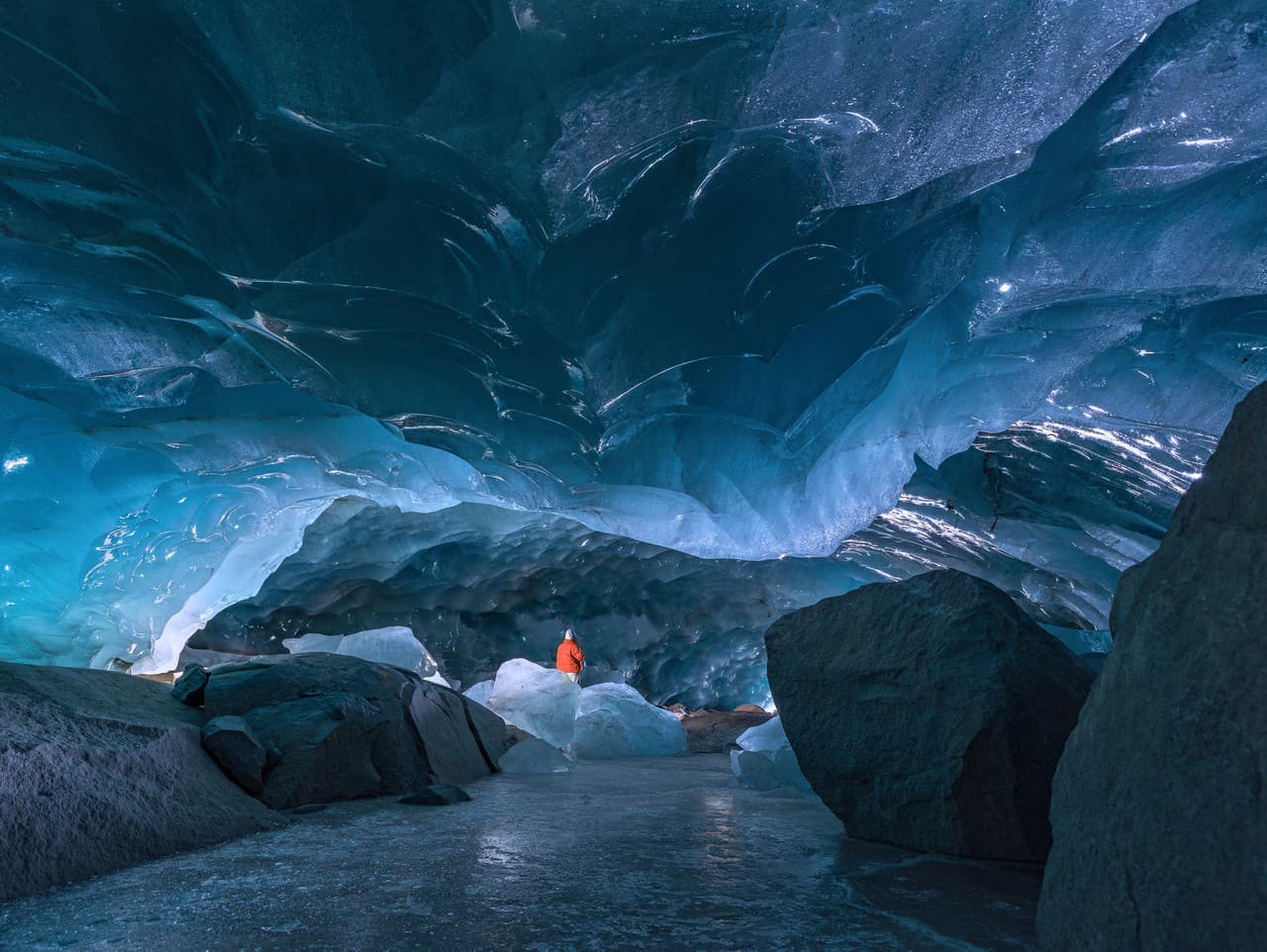 Starobylé baktérie z Rumunska: Dvojsečná zbraň v boji proti rezistencii