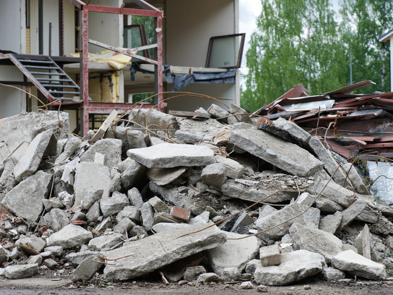 Tragédia v Afganistane: Matka a šesť detí zahynuli pri zrútení domu