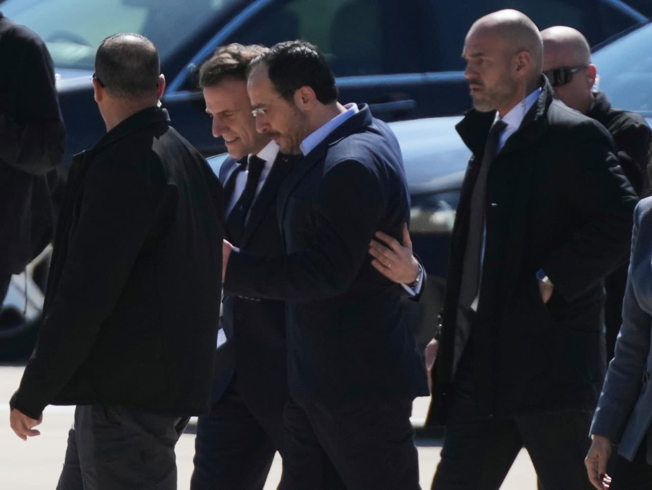 Macron na Cypre: Bezpečnostné rokovania s Gréckom a Cyprom