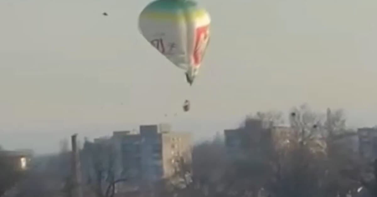 Tragédia v Poľsku: Vyhliadkový balón narazil do budovy