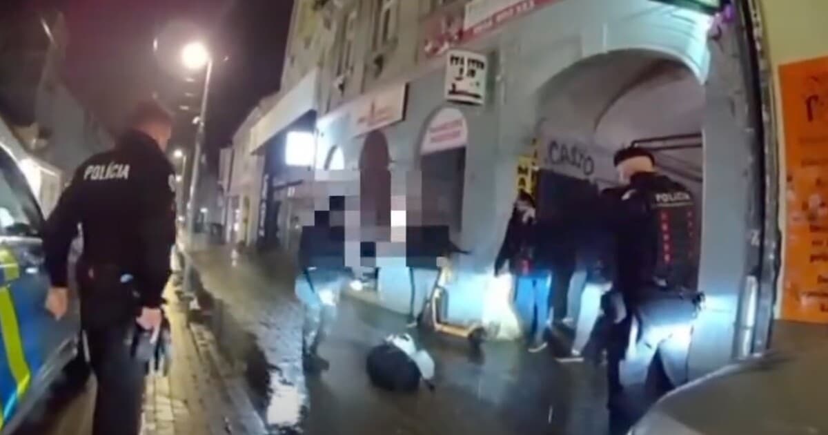 Polícia zadržala muža so sekerou na Obchodnej ulici v Bratislave