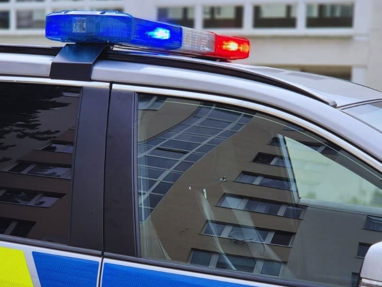 Polícia vo Zvolene zadržala muža po lúpežnom prepadnutí lekárne