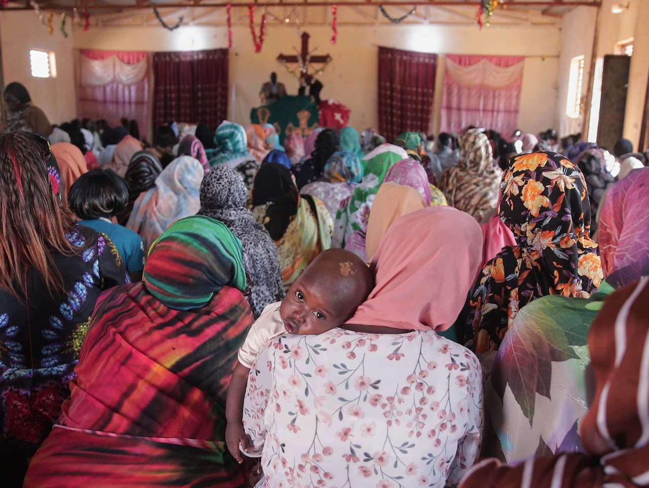 Civilisti v al-Fášire trpia v nehumánnych podmienkach