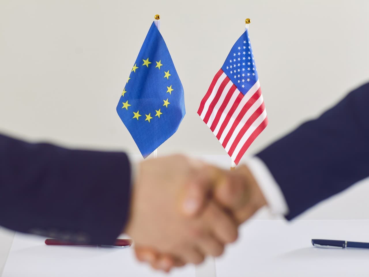 Europoslanci dosiahli dohodu k obchodnej dohode EÚ a USA