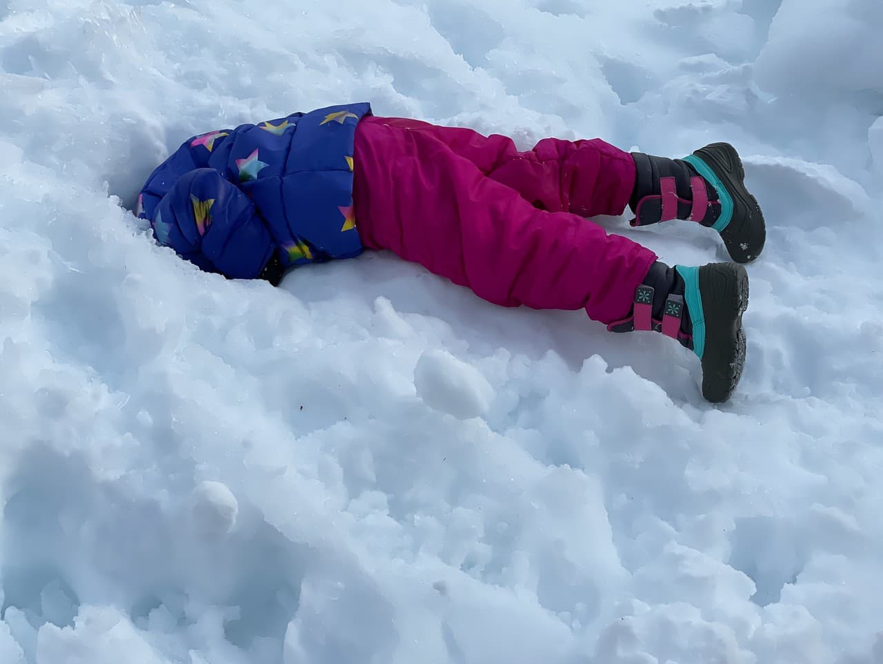 Tragédia v Hassele: Chlapec zomrel po zrútení snehovej jaskyne