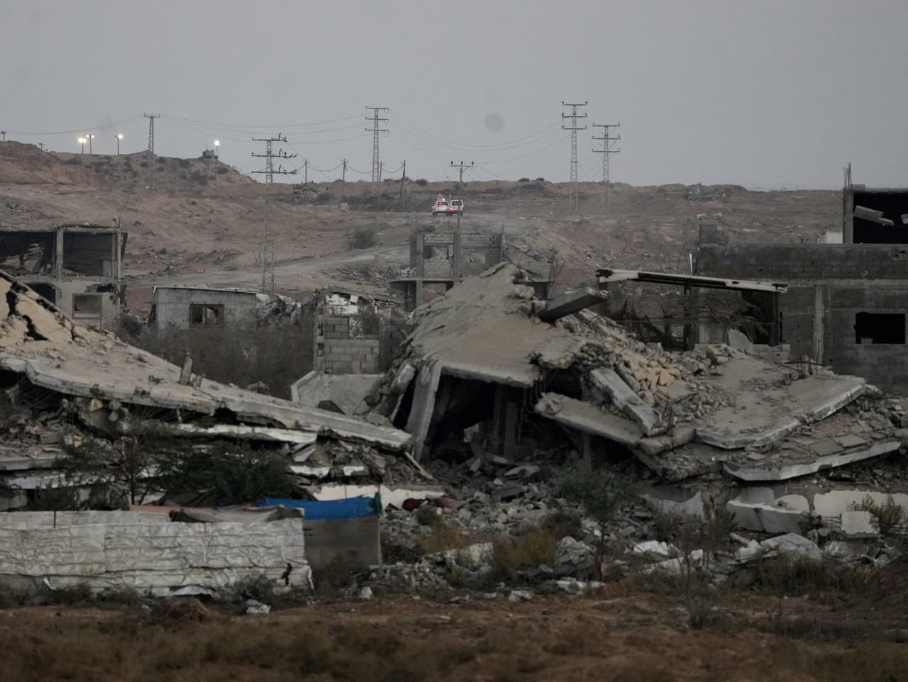 Británia investuje do odstránenia nevybuchnutej munície v Gaze