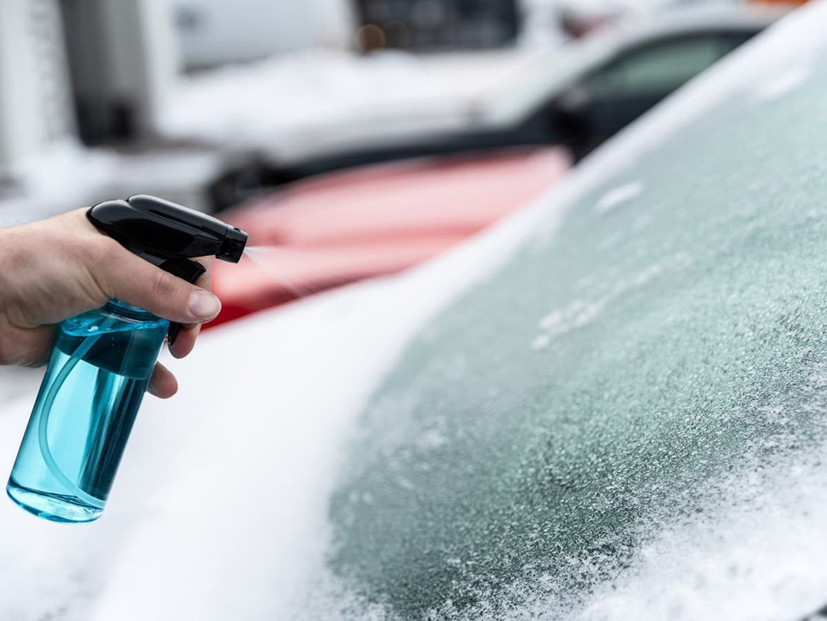 Domáci rozmrazovač skiel: Rýchly a lacný spôsob, ako ušetriť čas v zime