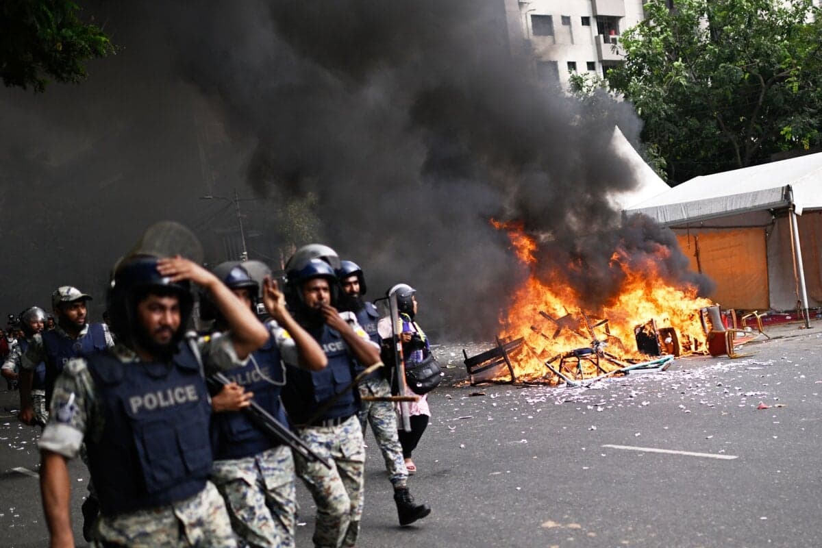 Násilie v Bangladéši: Po zosadení Vadžídovej stovky obetí