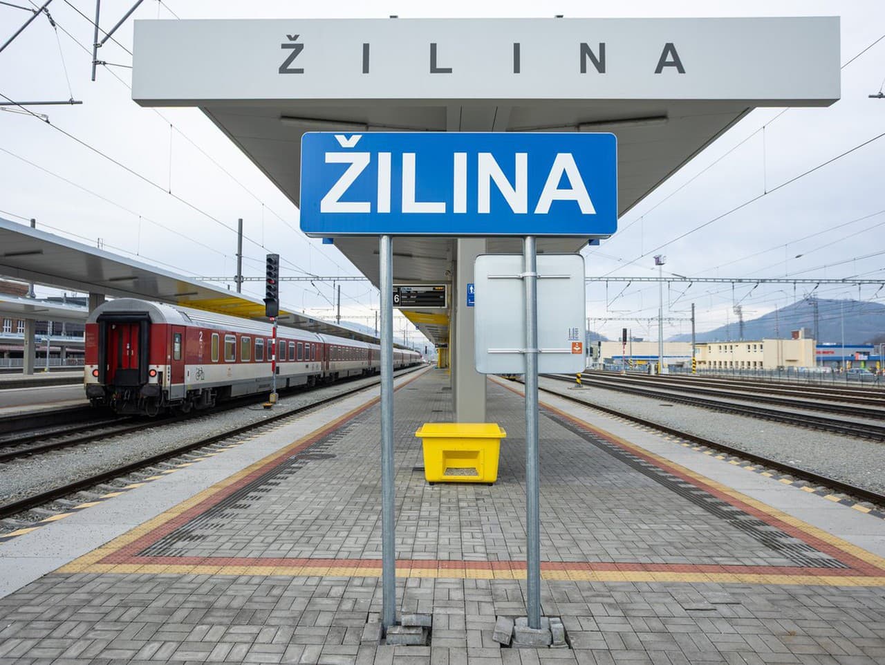 Žilinská železničná stanica po rekonštrukcii: Moderné nástupištia a podchody