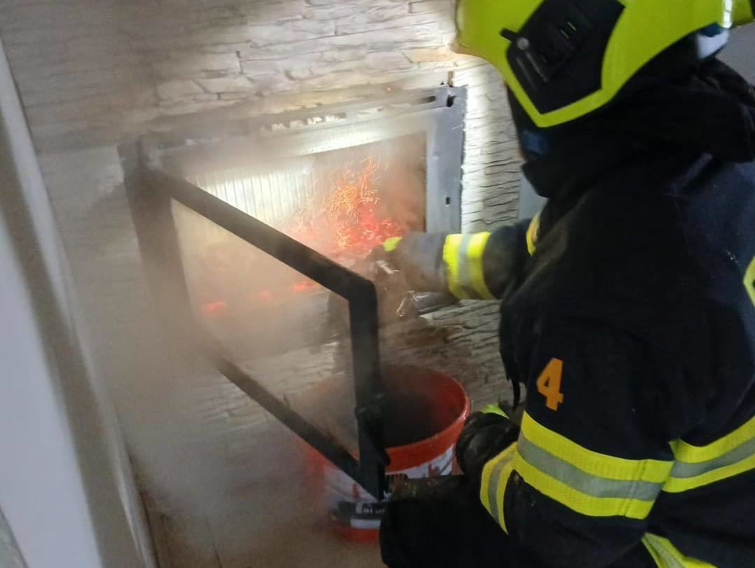 Požiar rodinného domu v Šamoríne: Hasiči zasahovali ráno