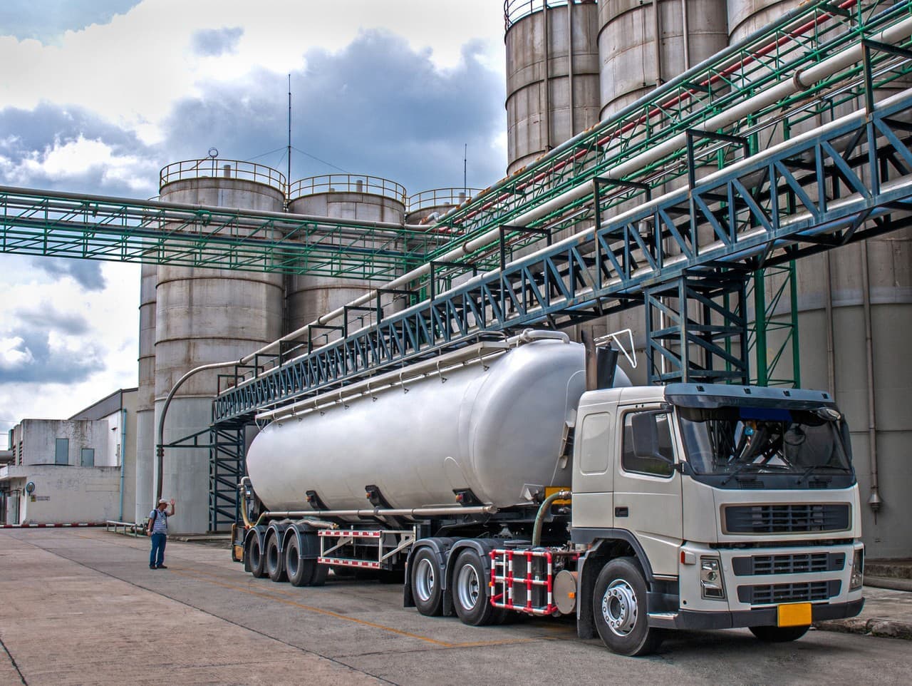 Ceny ropy rastú kvôli obavám z konfliktu v Iráne