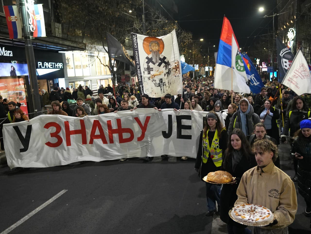 Protesty v Belehrade: Ľudia sa postavili proti policajným zásahom na univerzitách