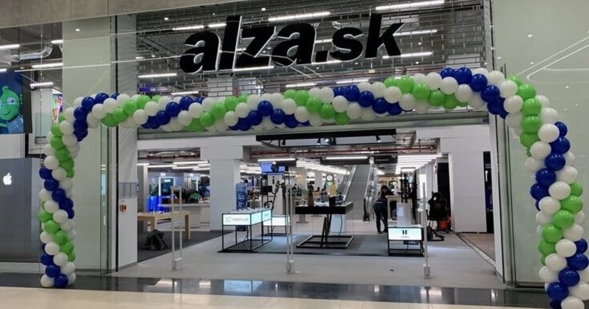 Alza varuje pred podvodníkmi lákajúcimi na falošné iPhony