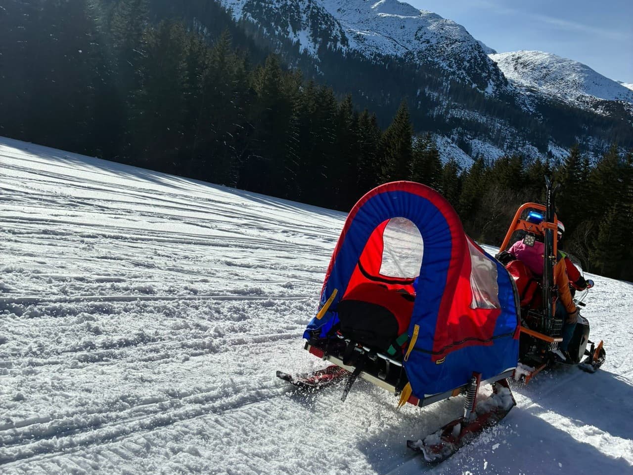 Skialpinista v Tatrách utrpel vážne zranenie, záchranári zasahovali