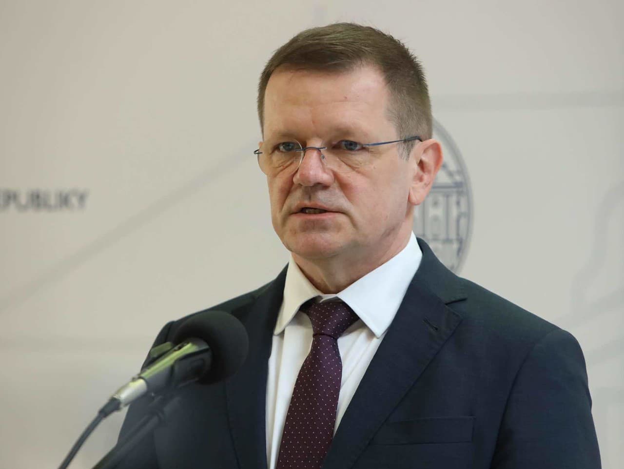 Fico plánuje odvolanie Kmeca pre kauzu inovačných dotácií