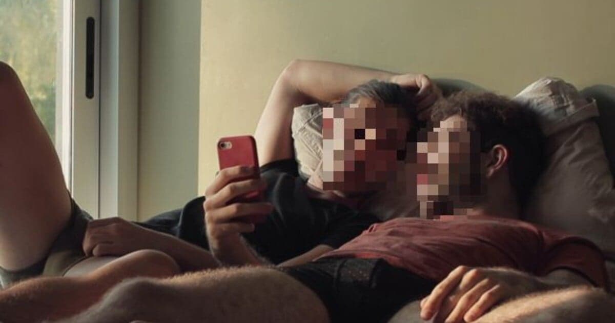 Fenomen tajných bi: Zvedavosť alebo niečo viac?