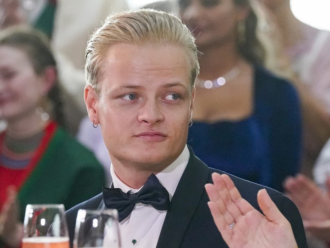 Syn nórskej princeznej čelí 32 obvineniam vrátane znásilnenia