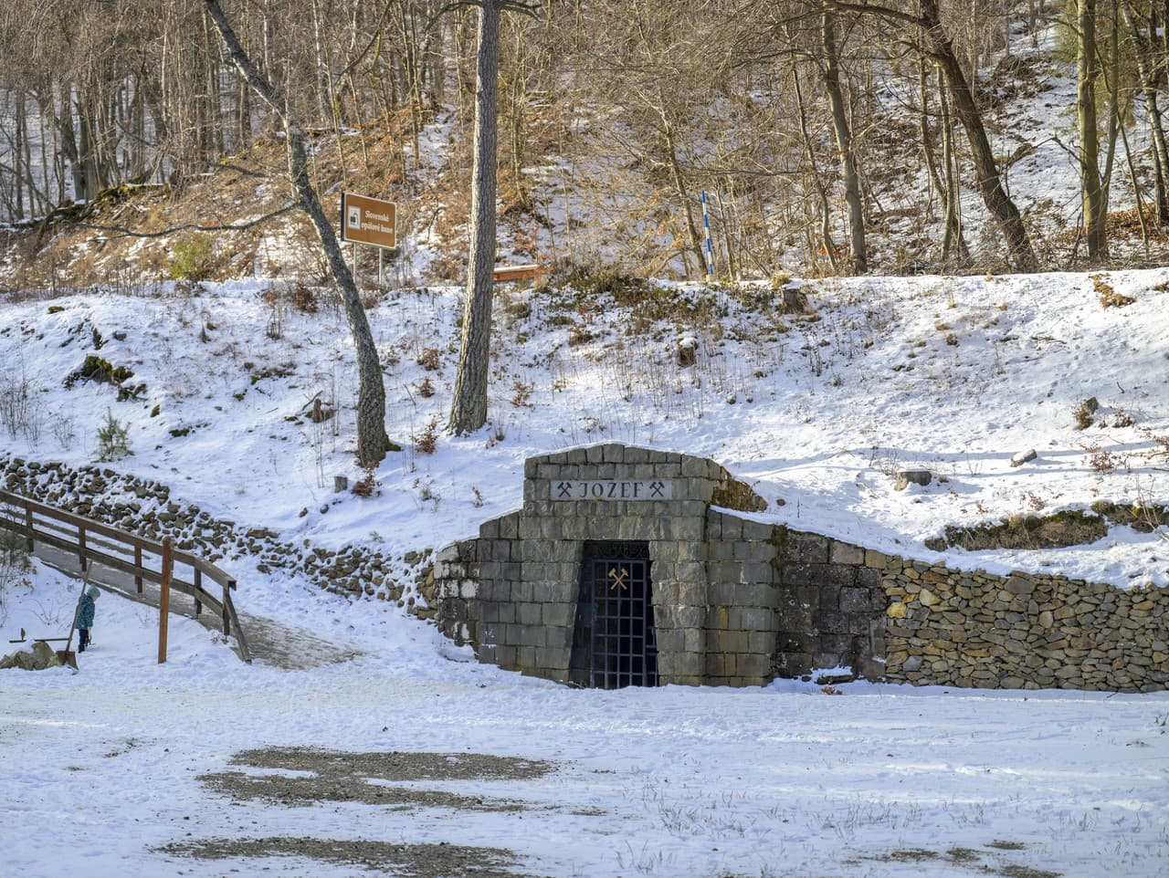 Muž sa stratil v banskej štôlni, našli ho živého a zdravého
