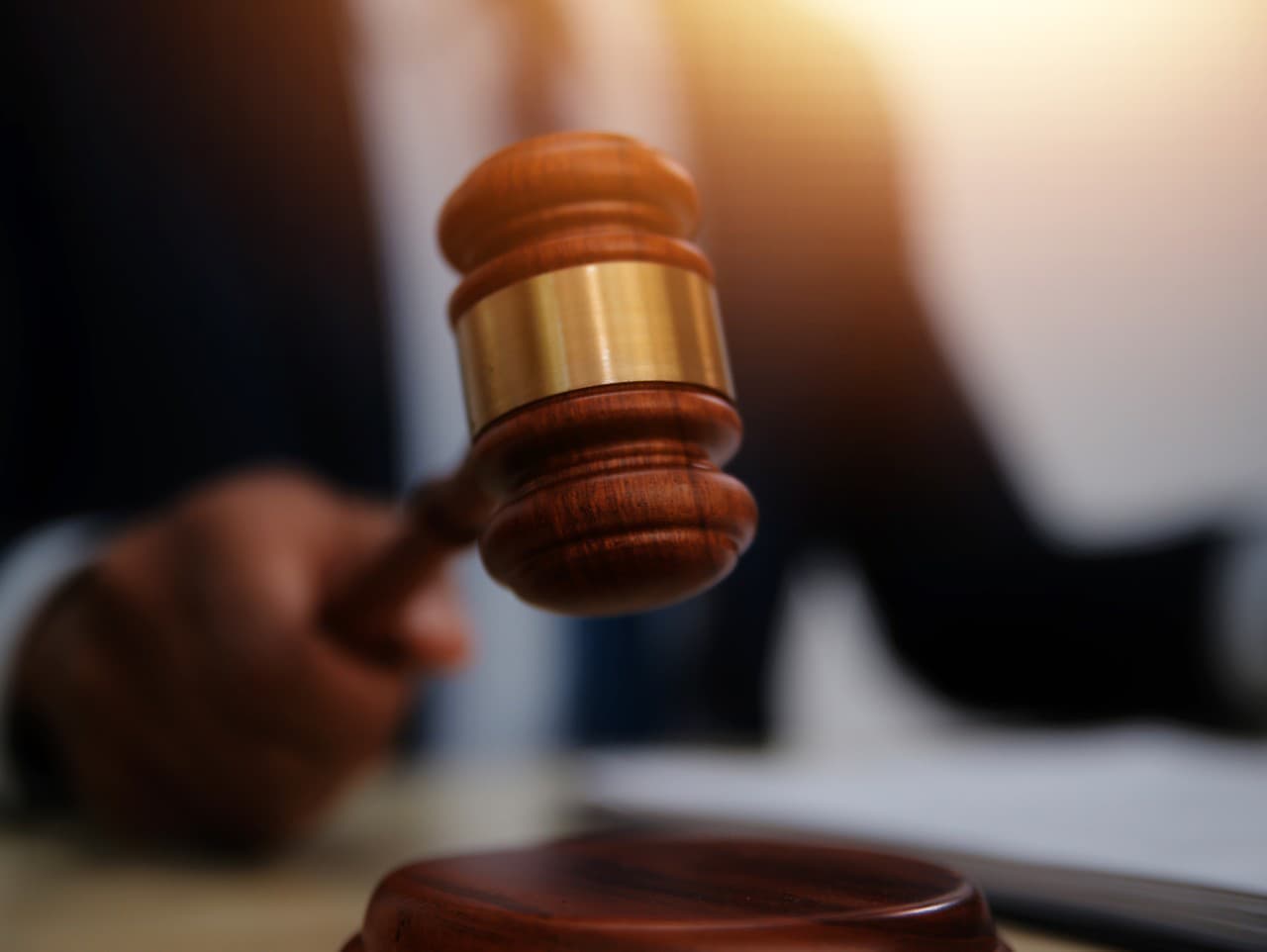 Dvoch mladíkov zo Švédska odsúdili za granátový útok v Kodani