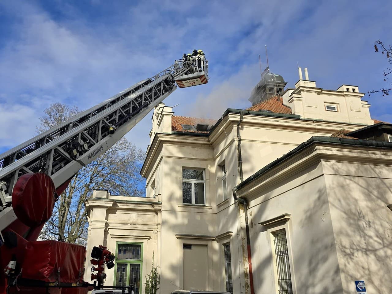 Tragédia v Prahe: Požiar v psychiatrickej nemocnici si vyžiadal život