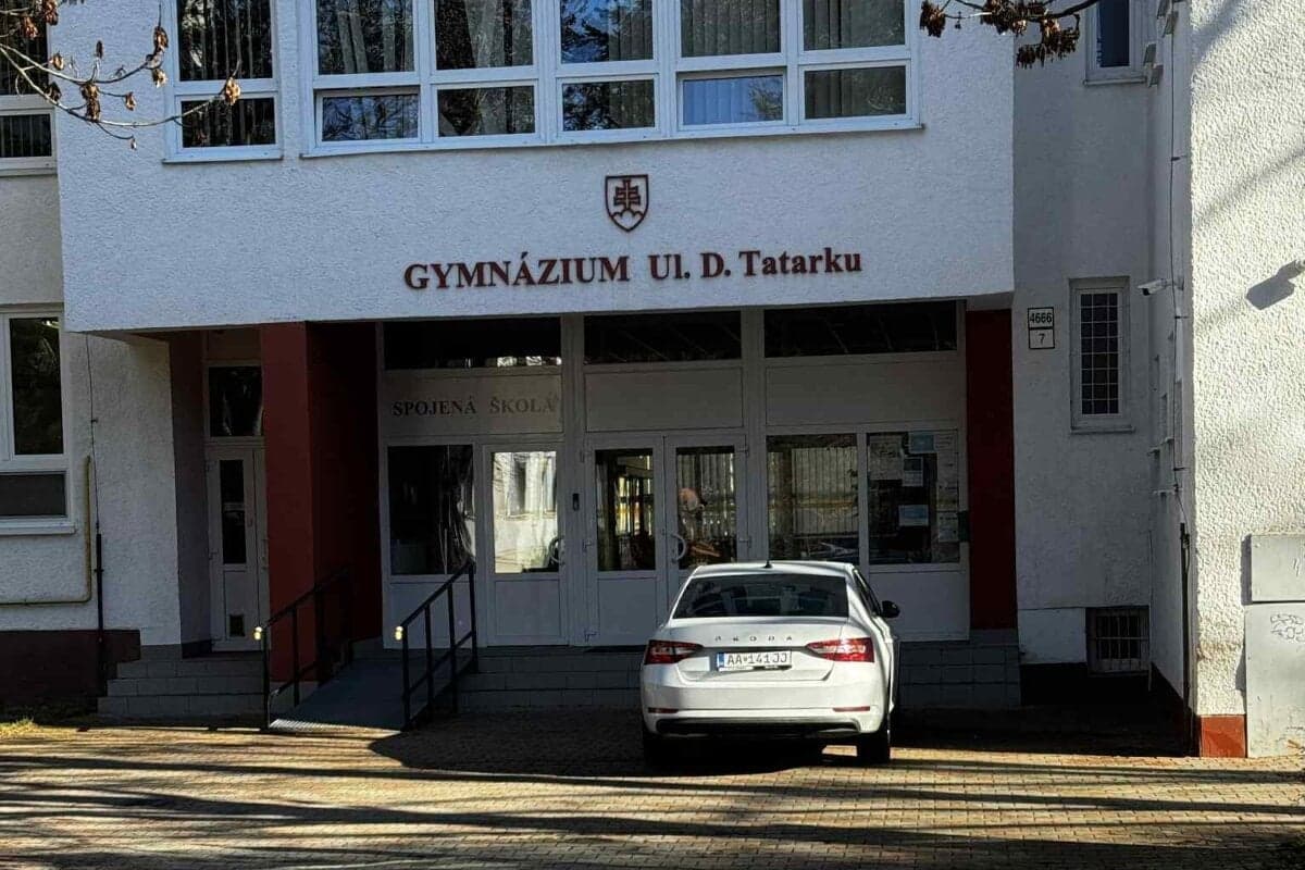 Študenti z Popradu odmietajú politizáciu vzdelávania