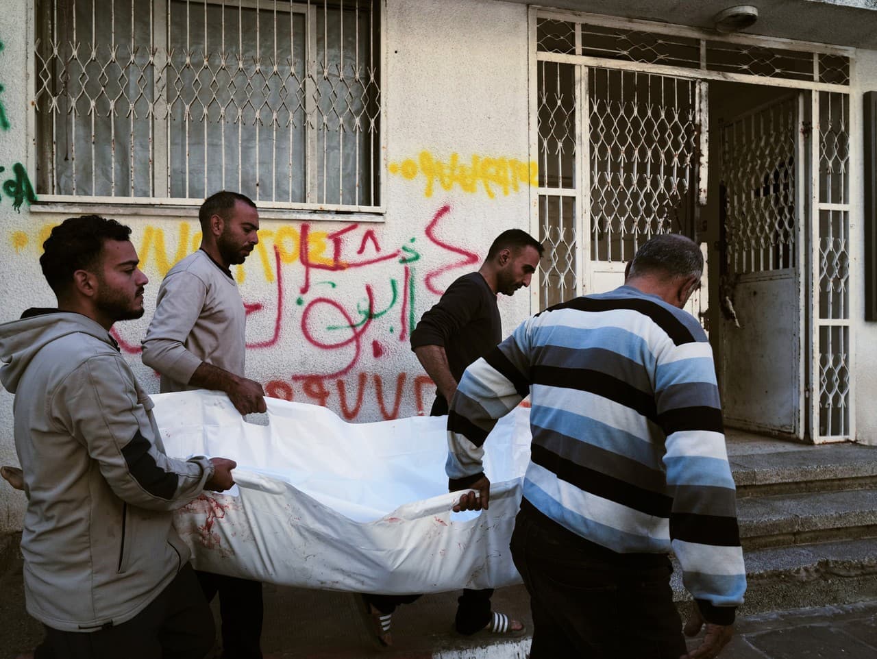 Izraelské útoky v Gaze si vyžiadali 11 obetí, boje pokračujú